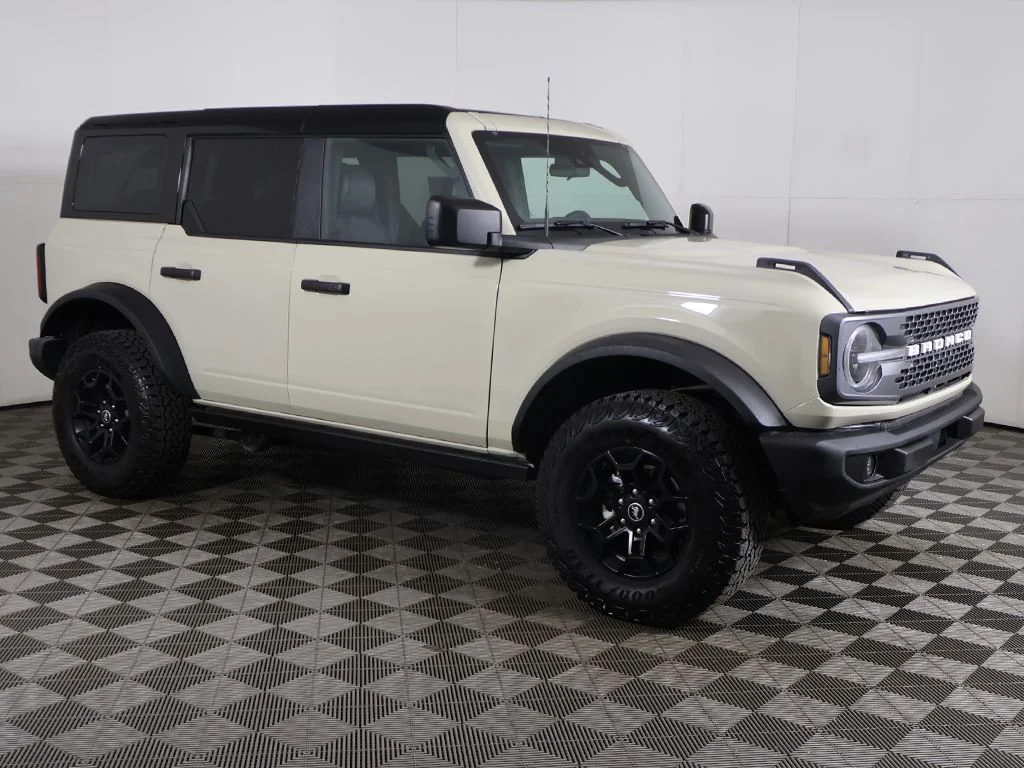 Used 2026 Beige Ford Badlands image 14