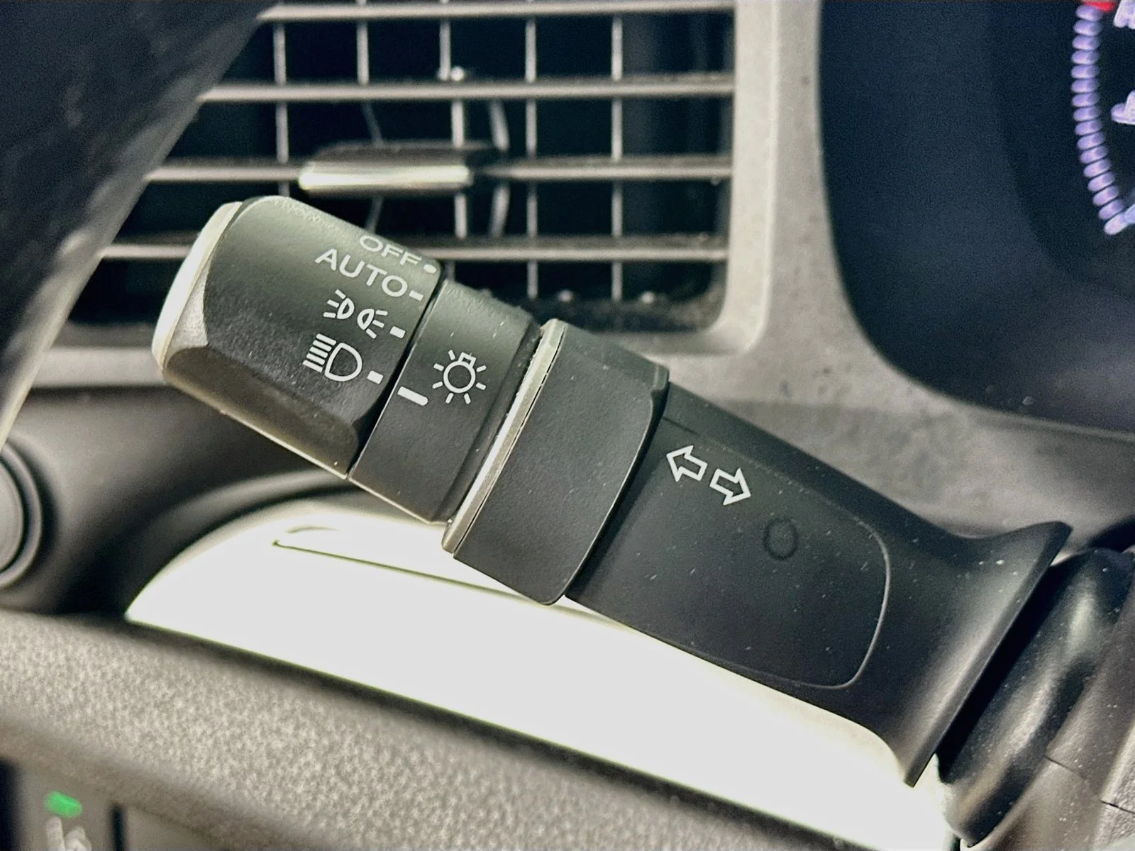 Used 2019  Acura  image 20