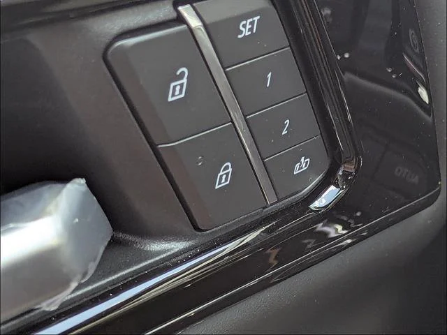2026 GMC Yukon AT4 Ultimate - Photo 29