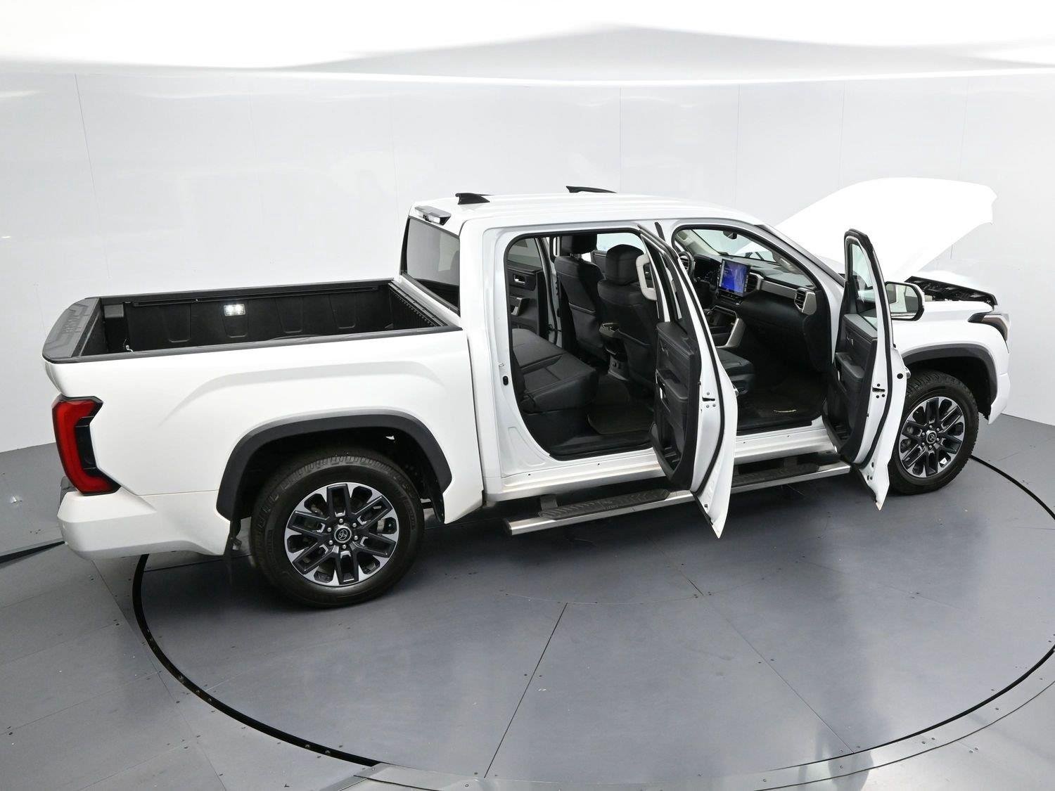 Used 2023 Ice Cap Toyota Limited image 42