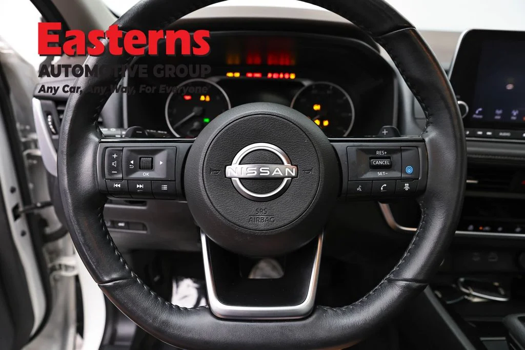 Used 2023 White Nissan SV image 10