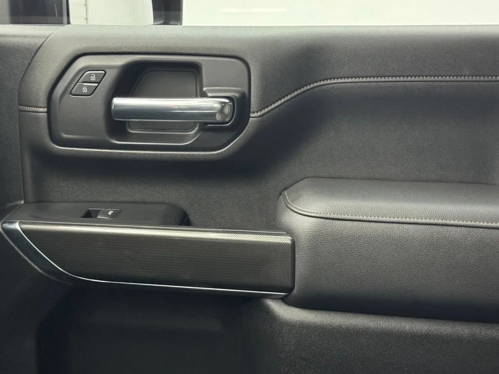 Used 2022 Onyx Black GMC AT4 image 39