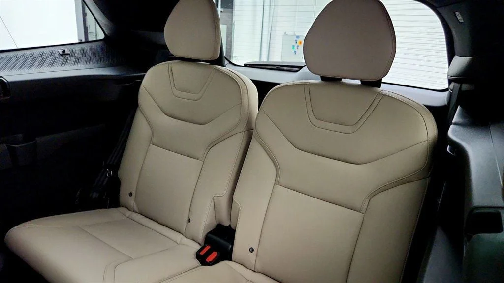 Used 2025 Onyx Black Metallic Volvo Twin Motor Performance Plus 6-Seater w/ Panoramic Roof image 22