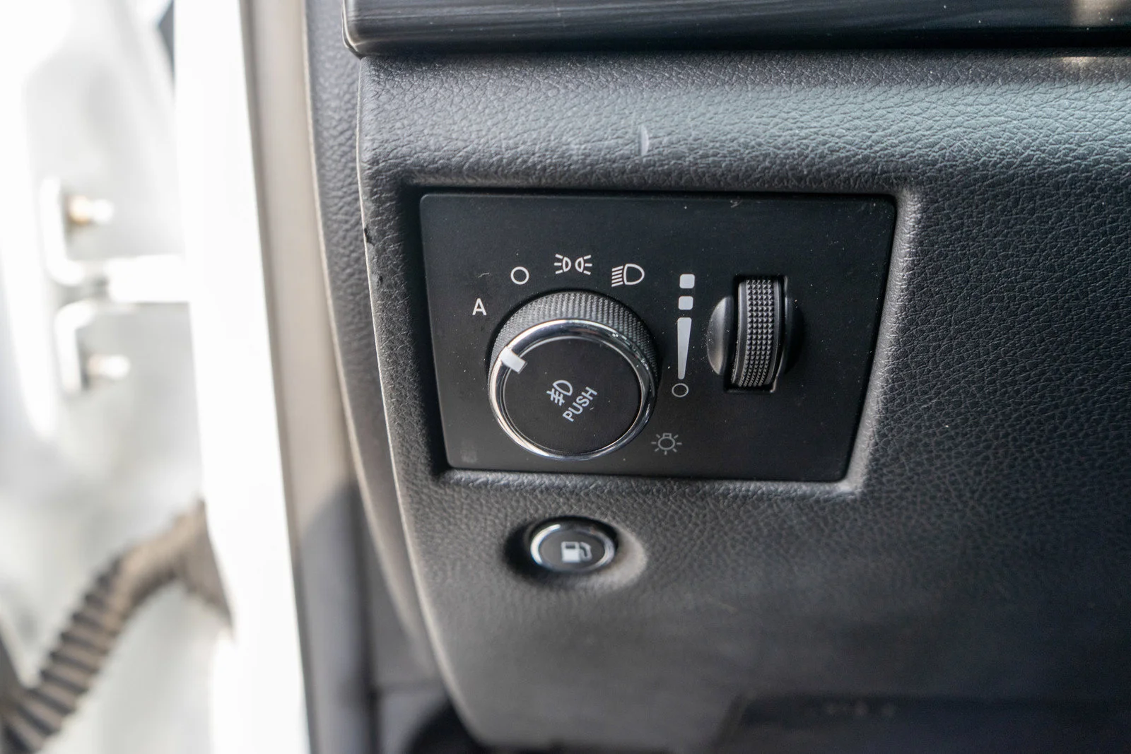 Used 2019 Bright White Clearcoat Jeep Altitude image 16