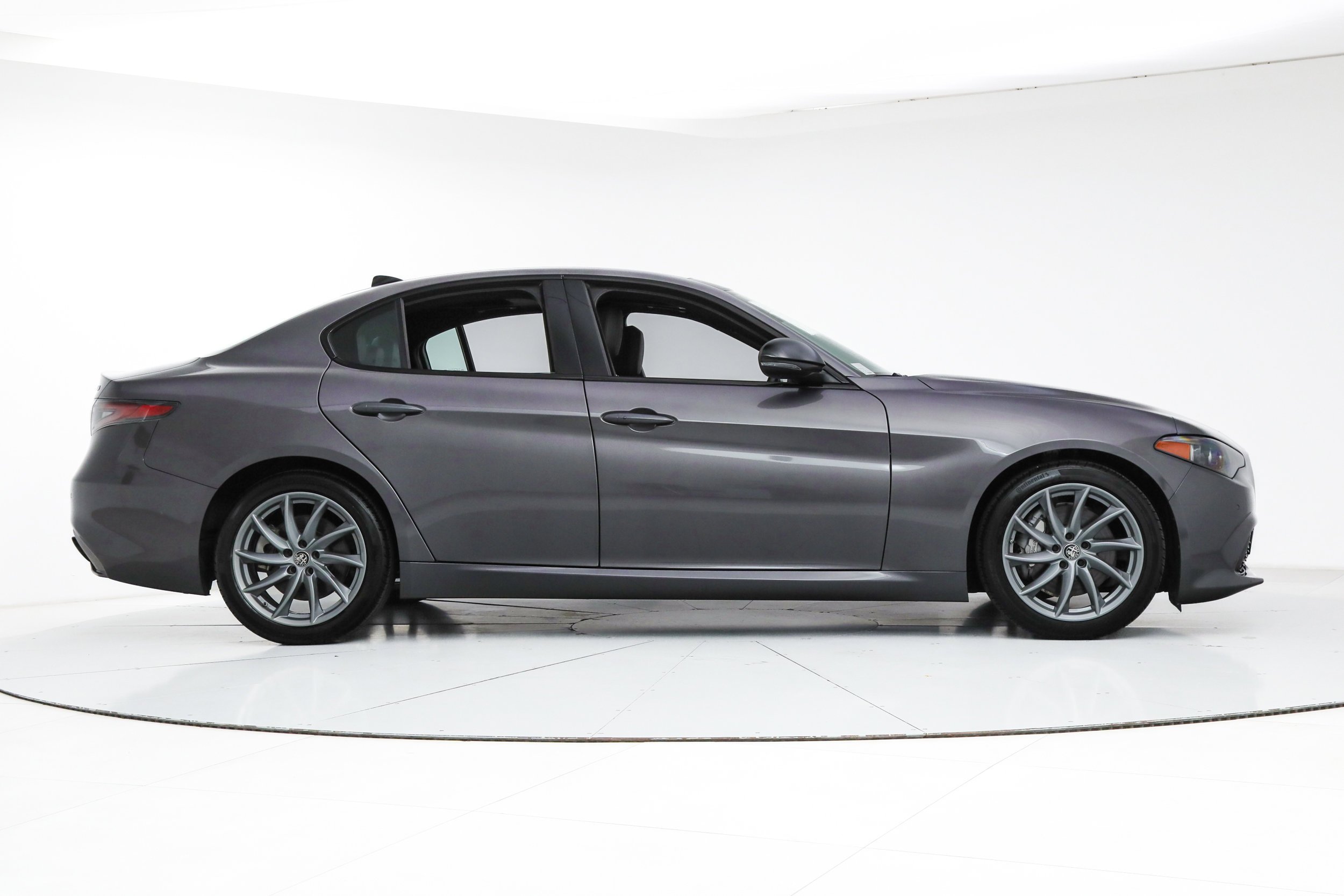 Used 2025 Gray Alfa Romeo  image 6