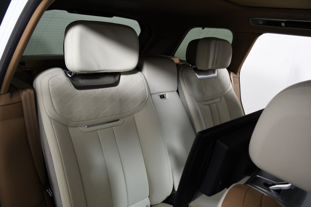 Used 2023 Icy White SV Bespoke Special Effect Gloss Land Rover SV image 22