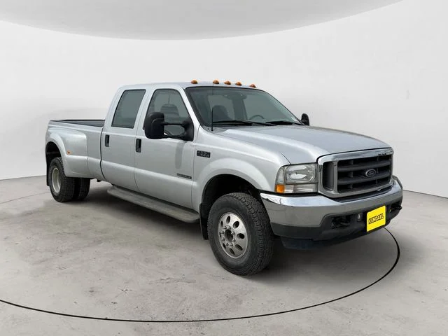 Used 2002 Silver Clearcoat Metallic Ford XL image 7