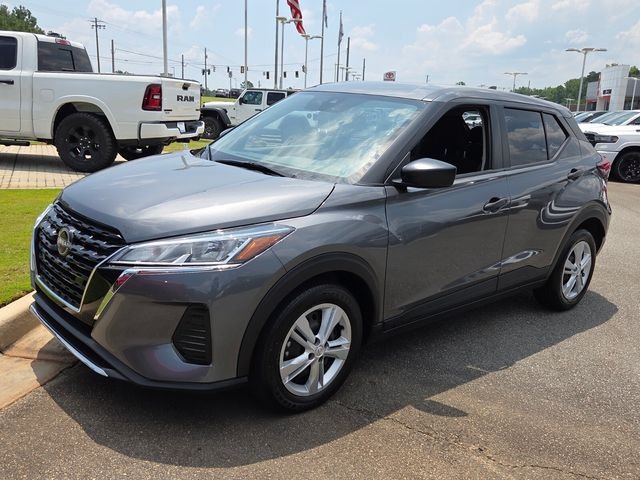 Used 2025 Gray Nissan S image 3