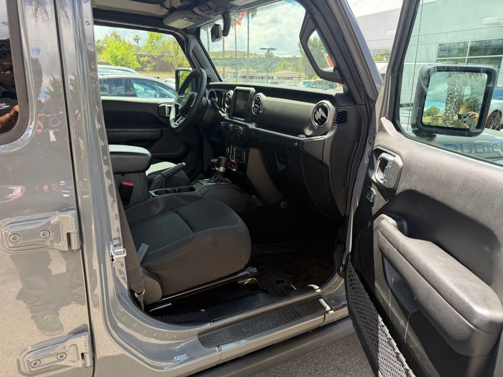 Used 2023 Gray Jeep Rubicon 4xe image 24