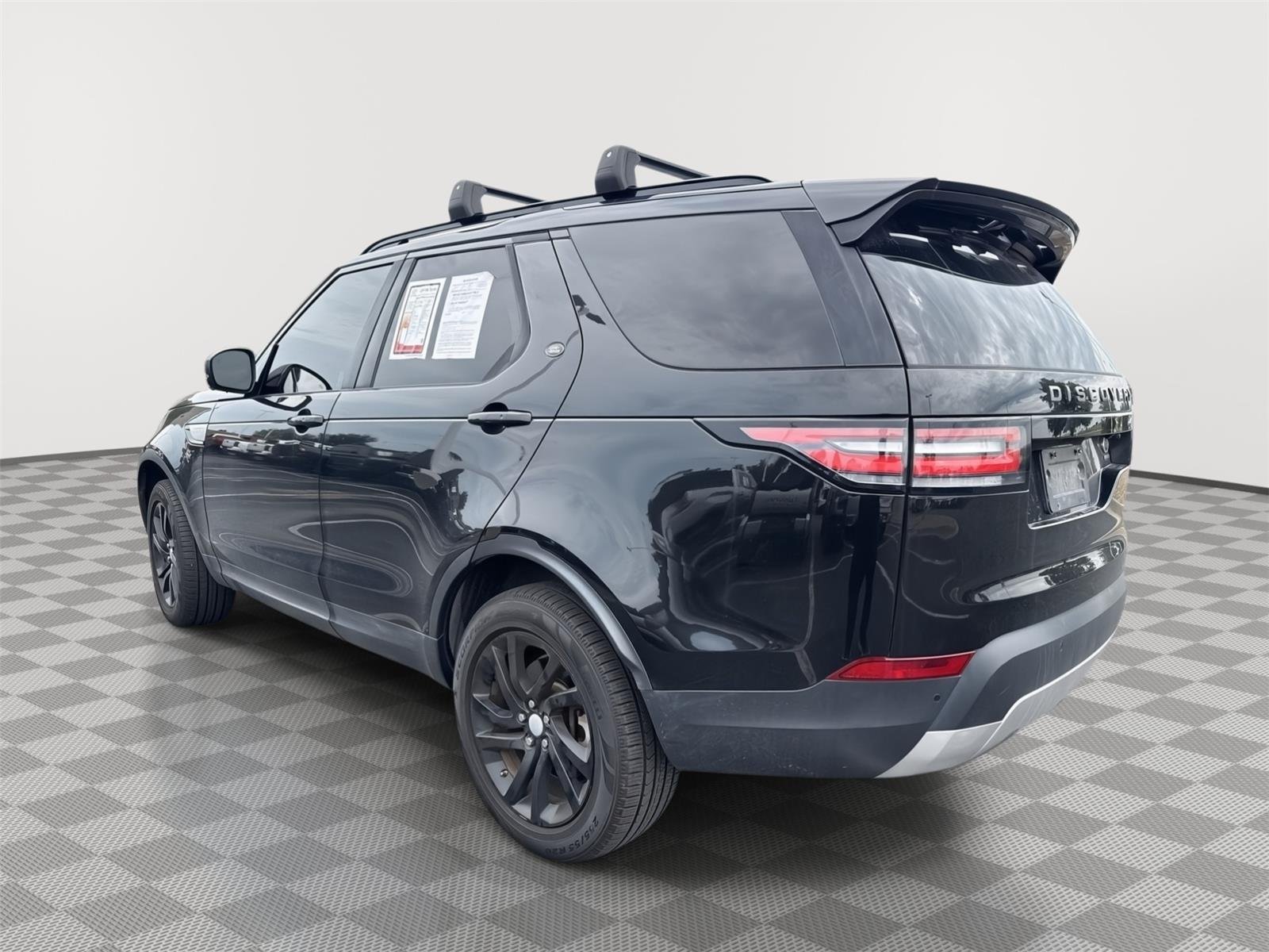 Used 2018 Santorini Black Metallic Land Rover HSE image 11