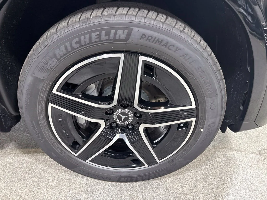 New 2027 Black Mercedes-Benz GLC 300 image 12