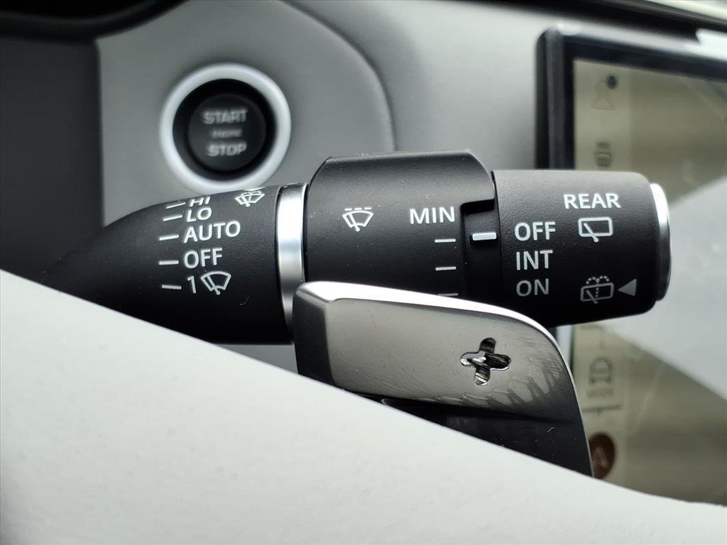 New 2026 Fuji White LAND ROVER Dynamic SE image 13