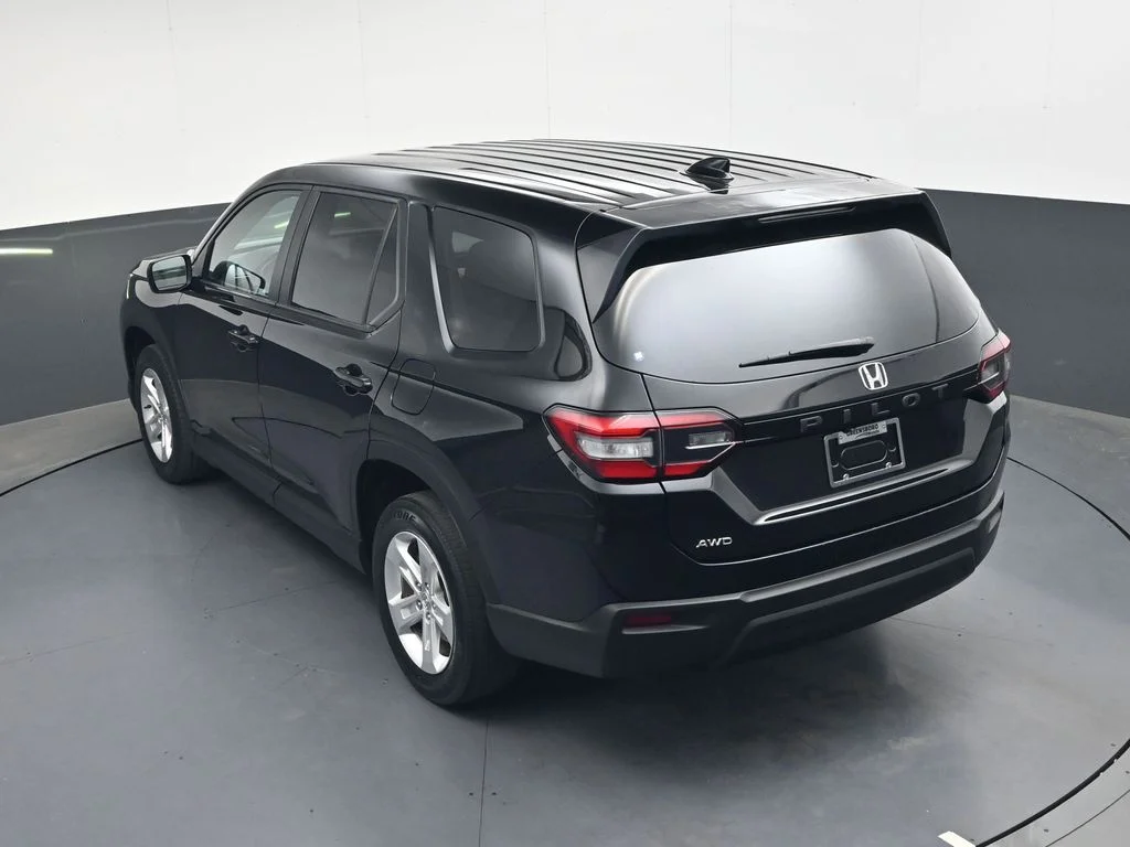 Used 2023 Crystal Black Pearl Honda LX image 26