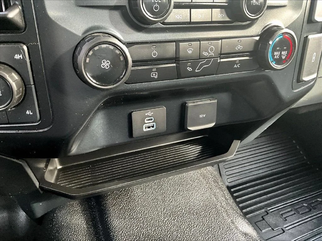 Used 2025 Oxford White Ford XL image 15