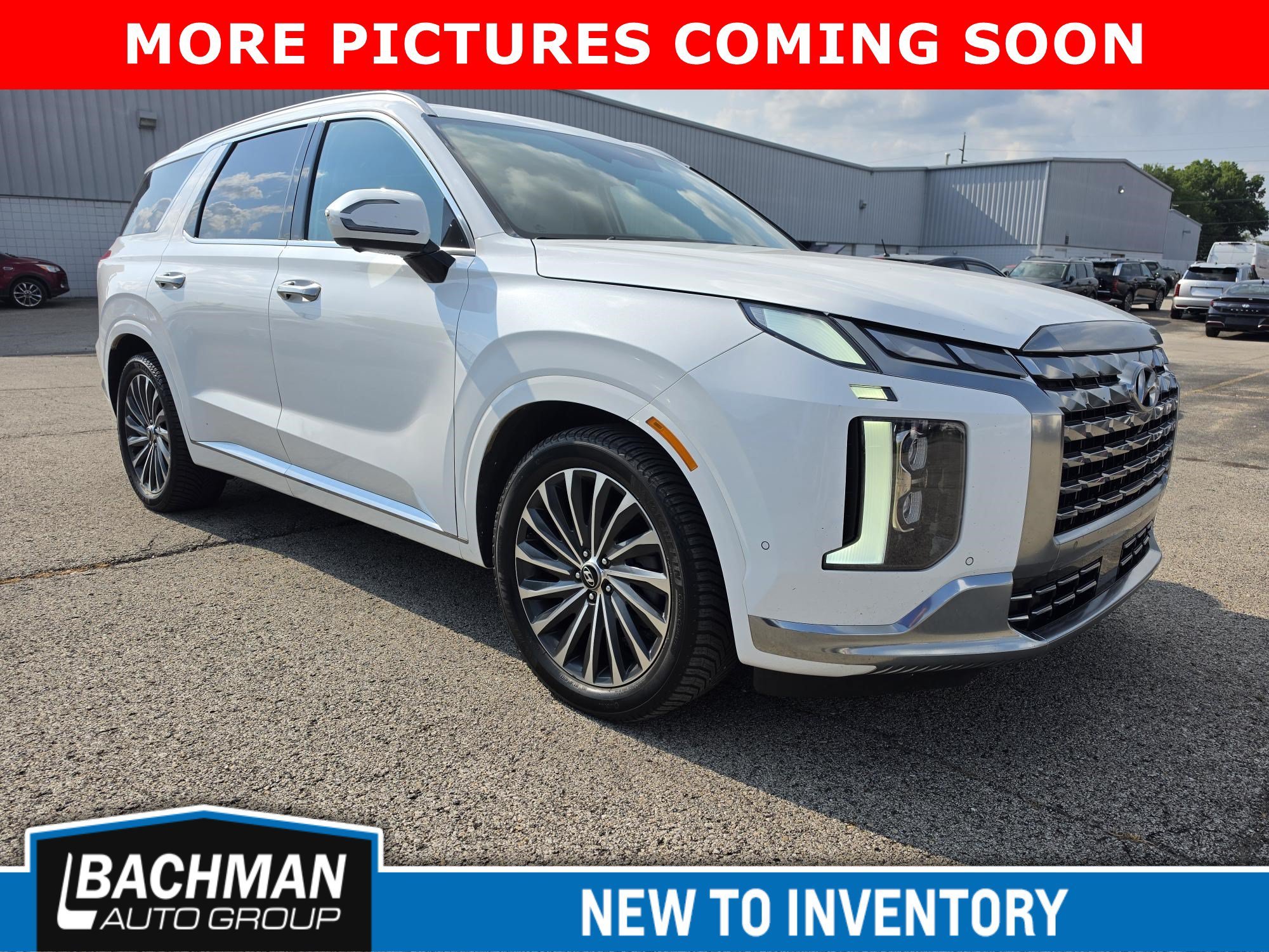 Used 2023 Hyper White Hyundai Calligraphy image 2