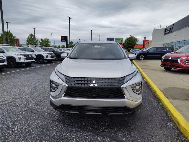 New 2026 Gray Mitsubishi ES image 2