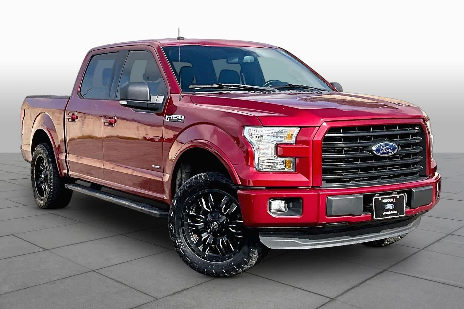 Used 2016 Ruby Red Metallic Tinted Clearcoat Ford XLT image 3