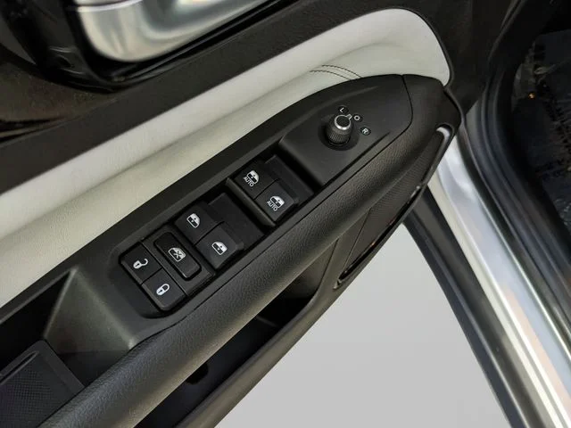 Used 2026 Silver Jeep Limited image 18