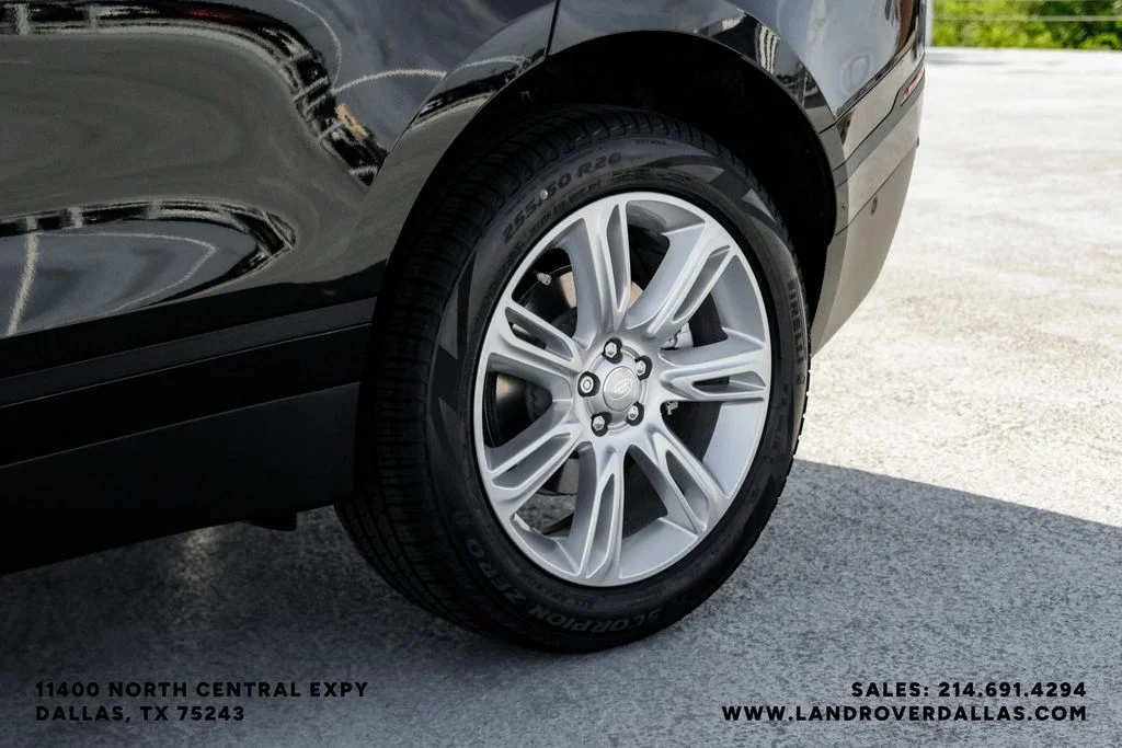 New 2026 Santorini Black Metallic Land Rover S image 50