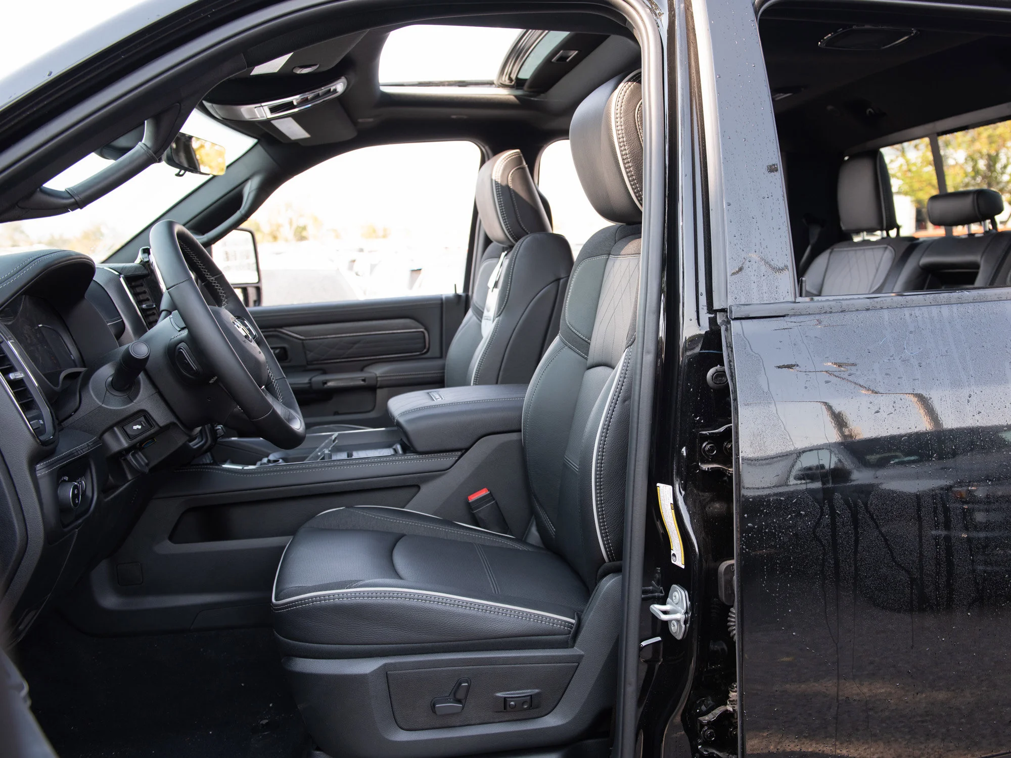 Used 2025 Black RAM Limited image 24