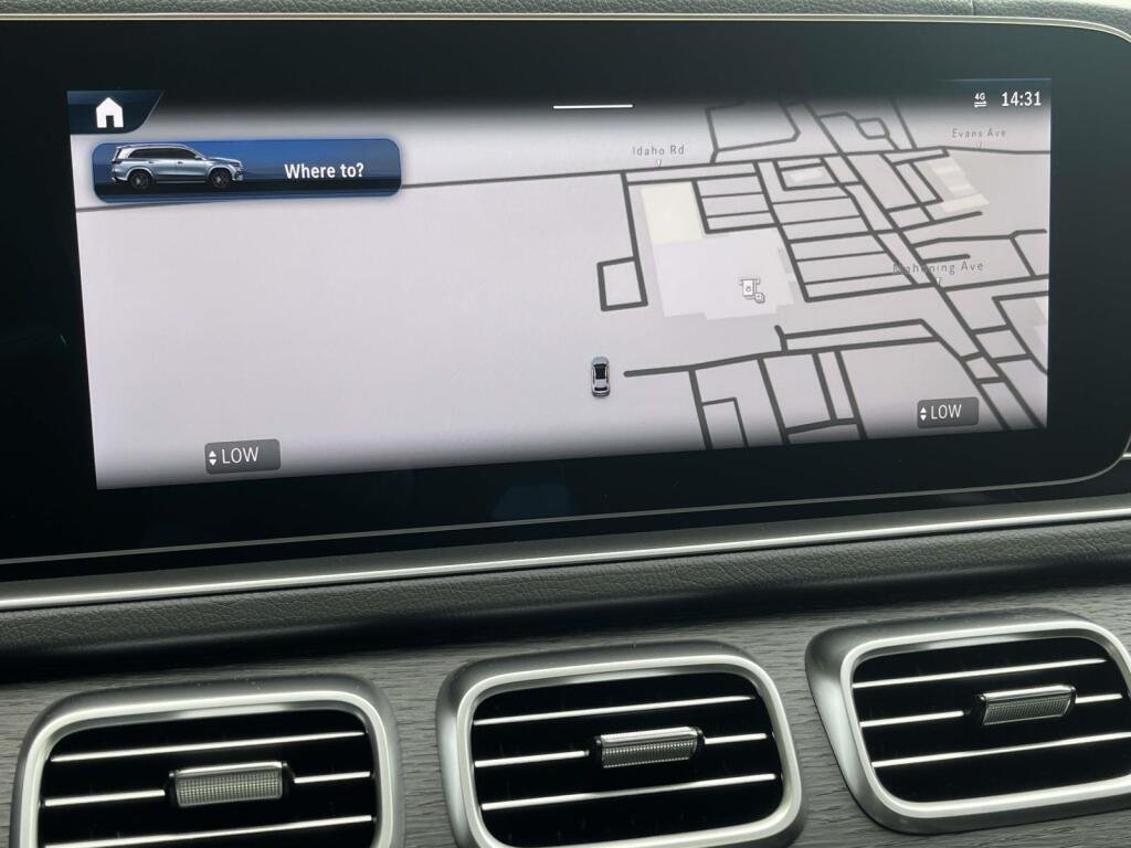 New 2026 MANUFAKTUR Signature Moonlight White Magno Mercedes-Benz GLS 450 image 25