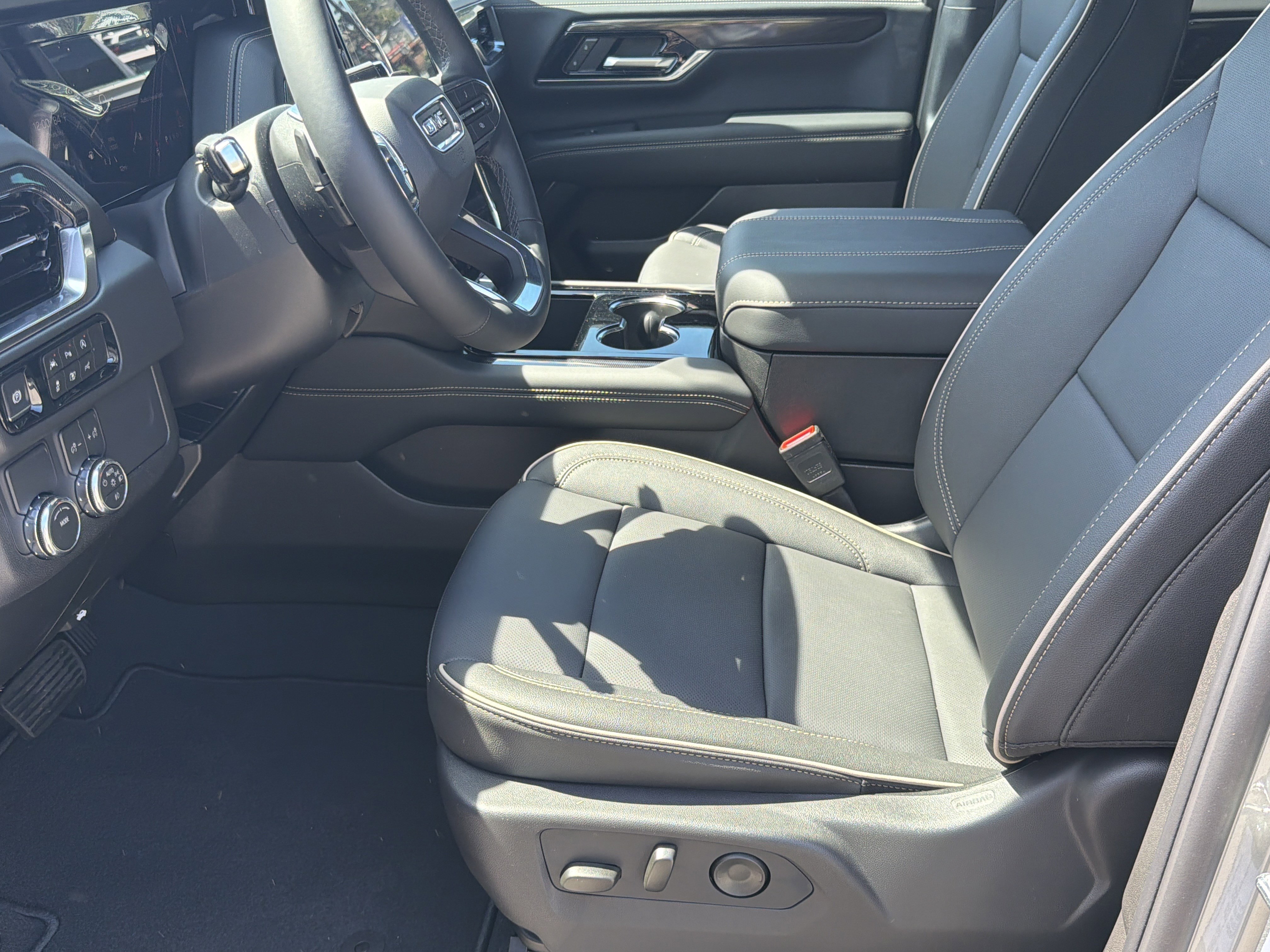 New 2026 Sterling Metallic GMC Elevation image 9