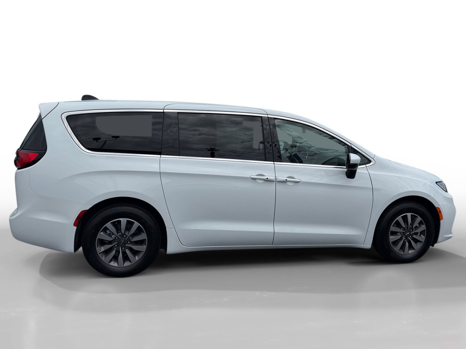 Used 2023 Bright White Clearcoat Chrysler Touring L image 6
