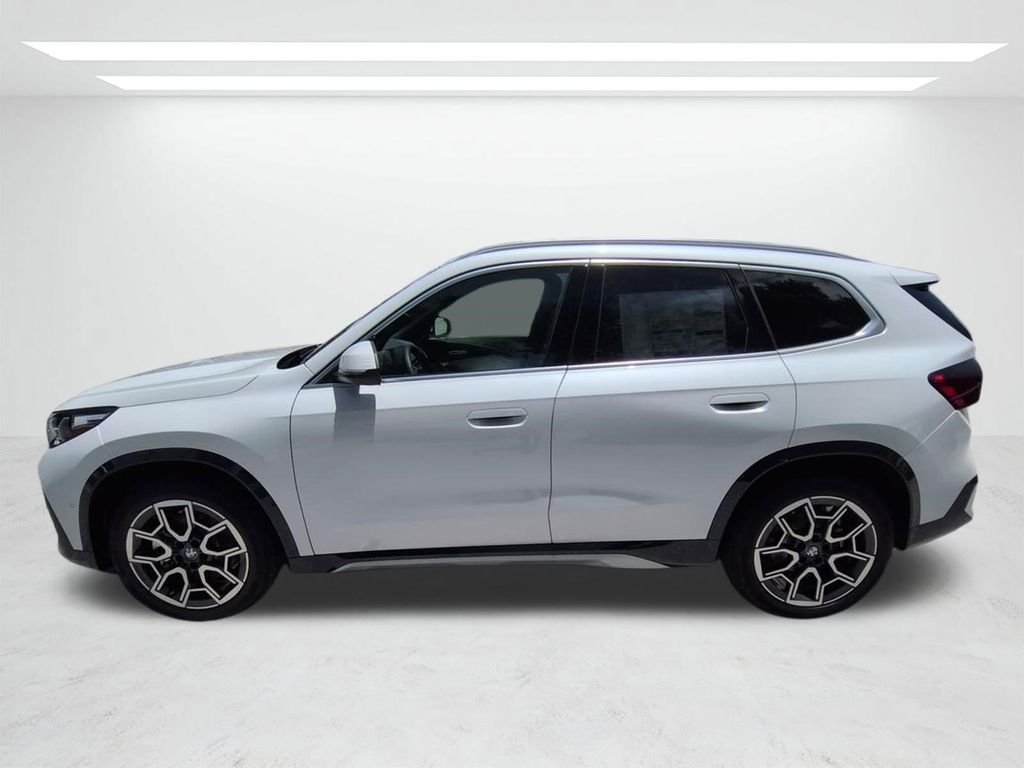 New 2026 Mineral White Metallic BMW xDrive28i image 7