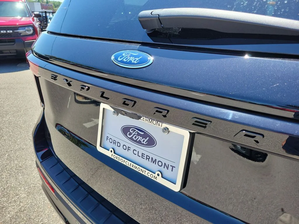 New 2026 Agate Black Metallic Ford ST-Line image 7