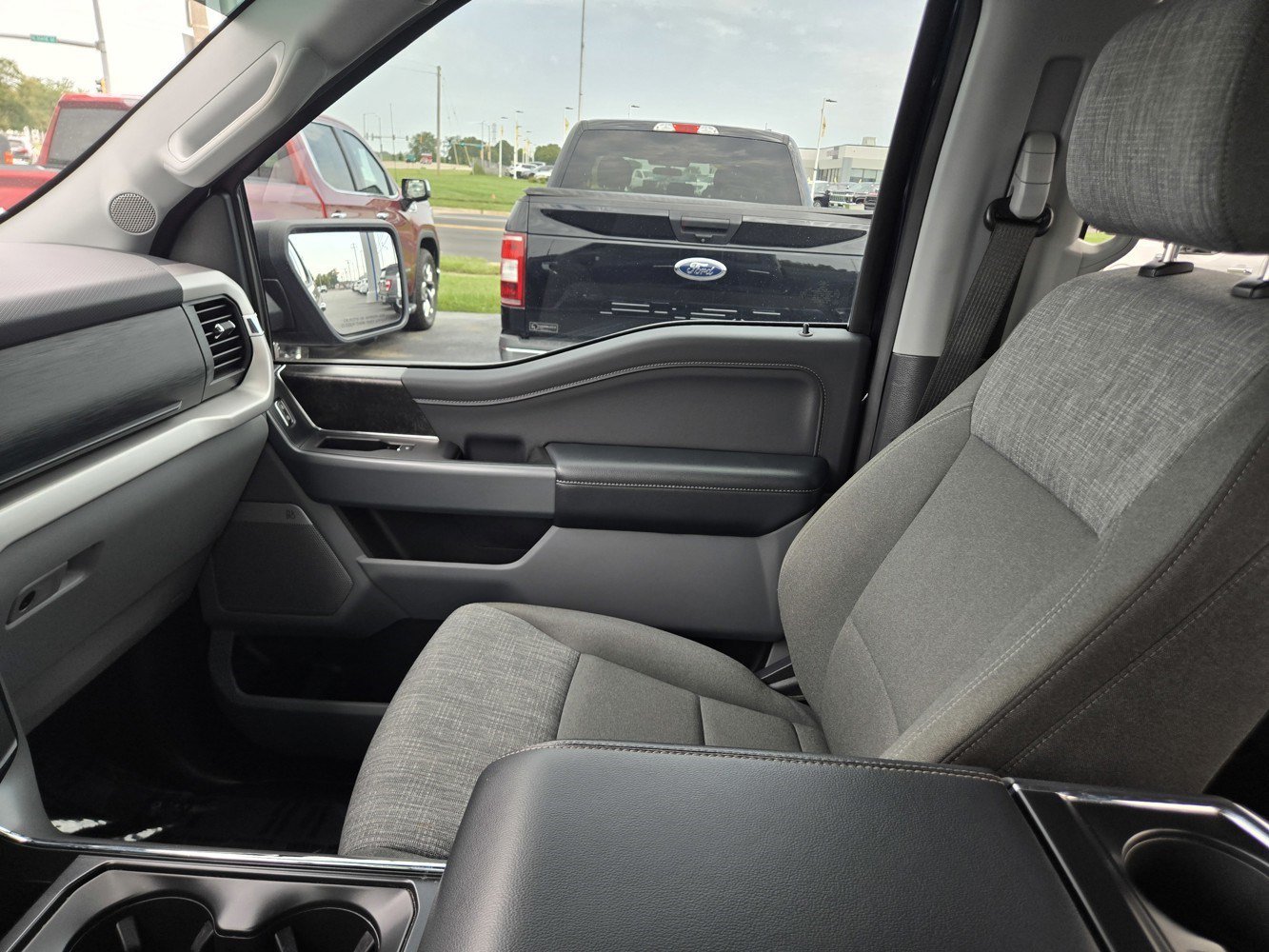 Used 2022 Antimatter Blue Metallic Ford XLT image 14