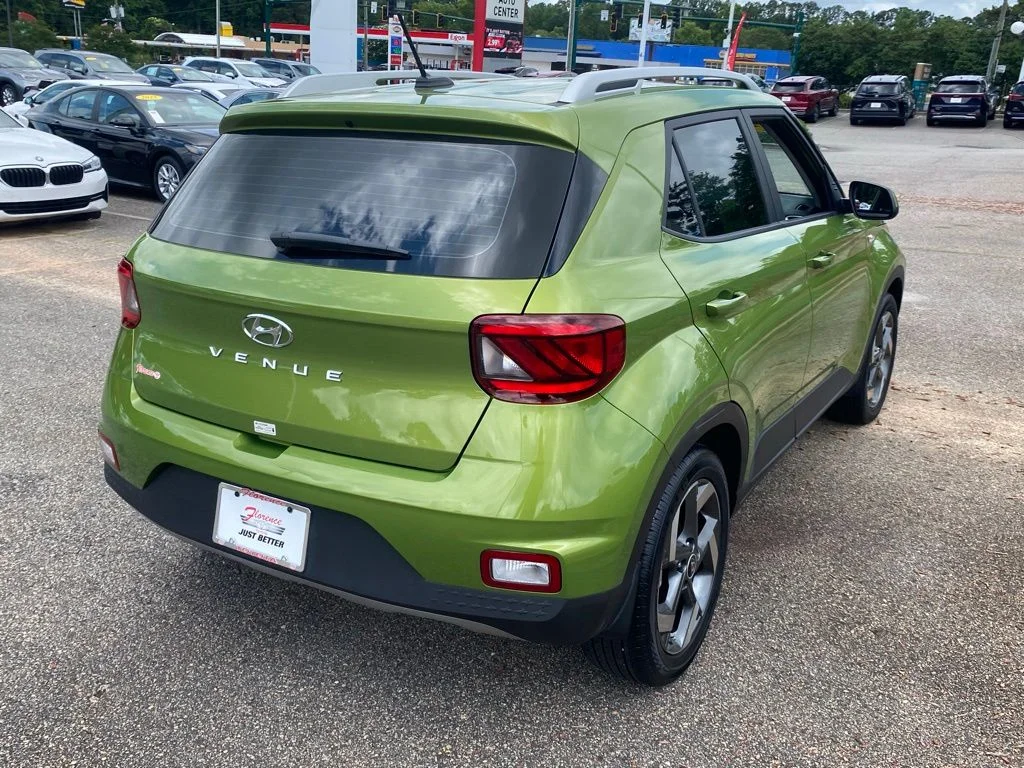 Used 2024 Green Hyundai SEL image 14