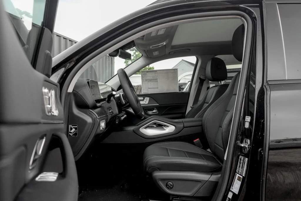 New 2026 Obsidian Black Metallic Mercedes-Benz GLS 450 image 49