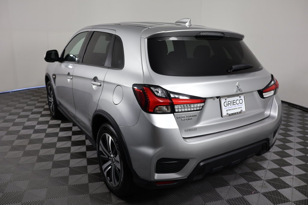 Used 2024  Mitsubishi 2.0 ES image 6
