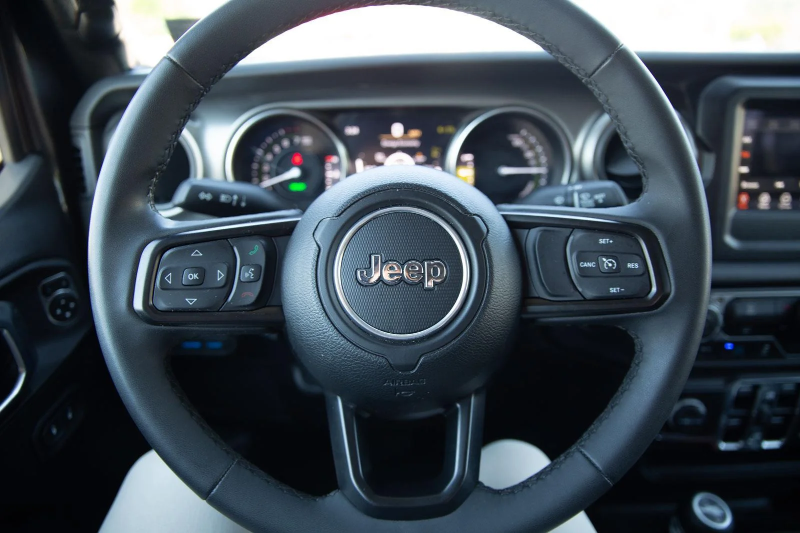 Used 2023 Granite Crystal Metallic Clearcoat Jeep SW image 10