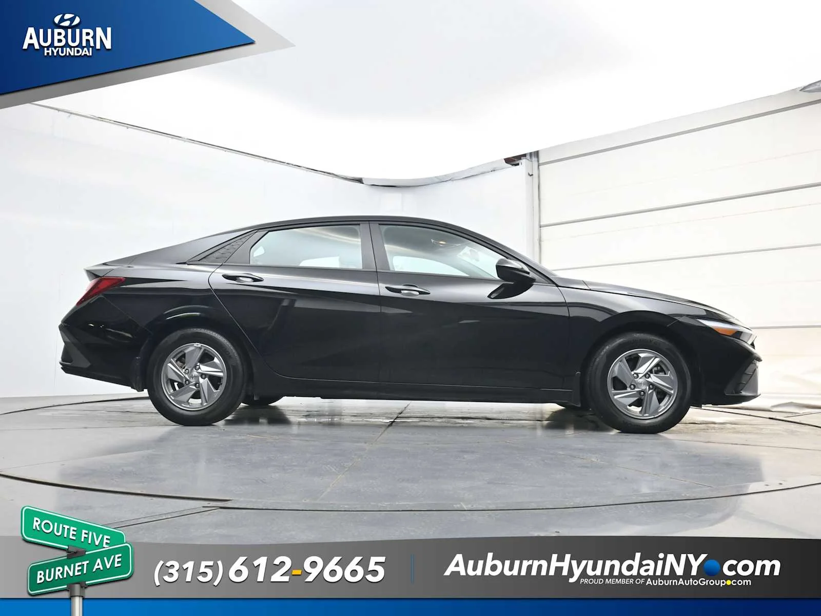 Used 2024 Abyss Black Hyundai SE image 22