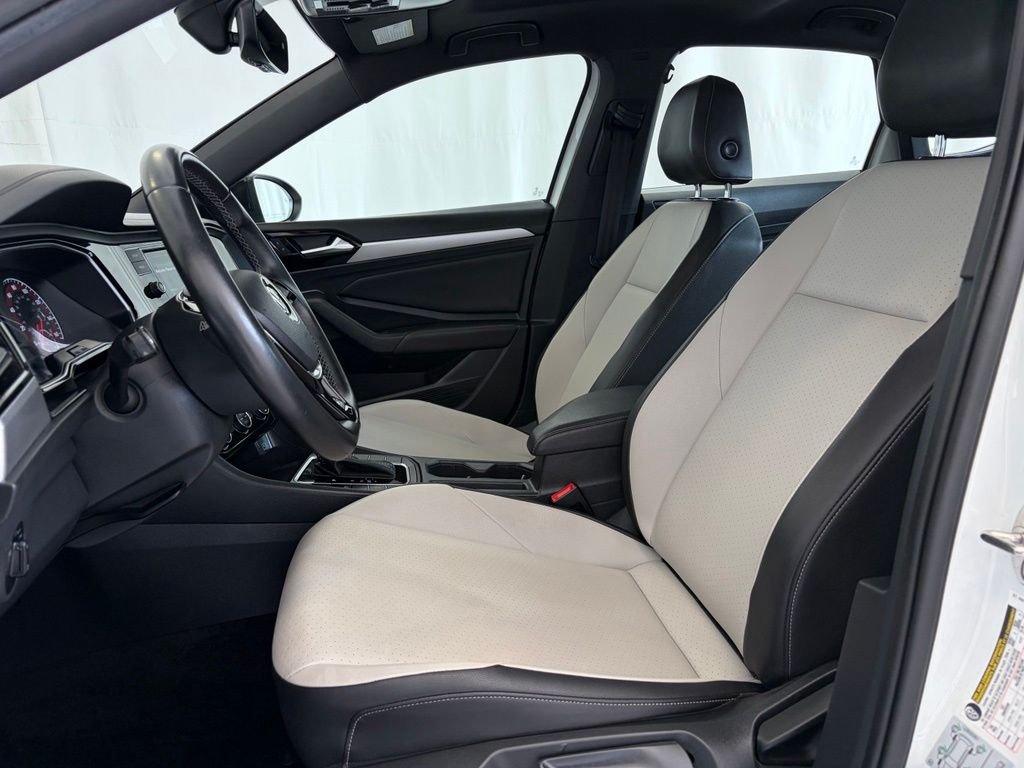 Used 2019 Pure White Volkswagen R-Line image 13