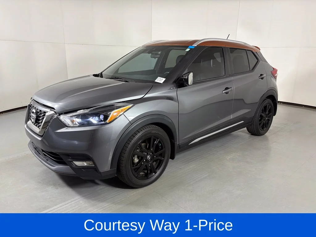 Used 2020 Gray Nissan SR image 5