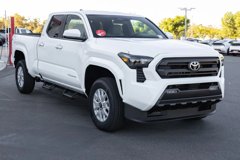 New 2026 Ice Cap Toyota  SR5 image 3