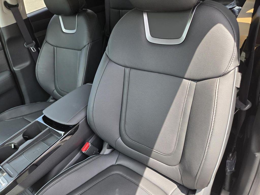 New 2026 Black Hyundai Limited FWD image 16
