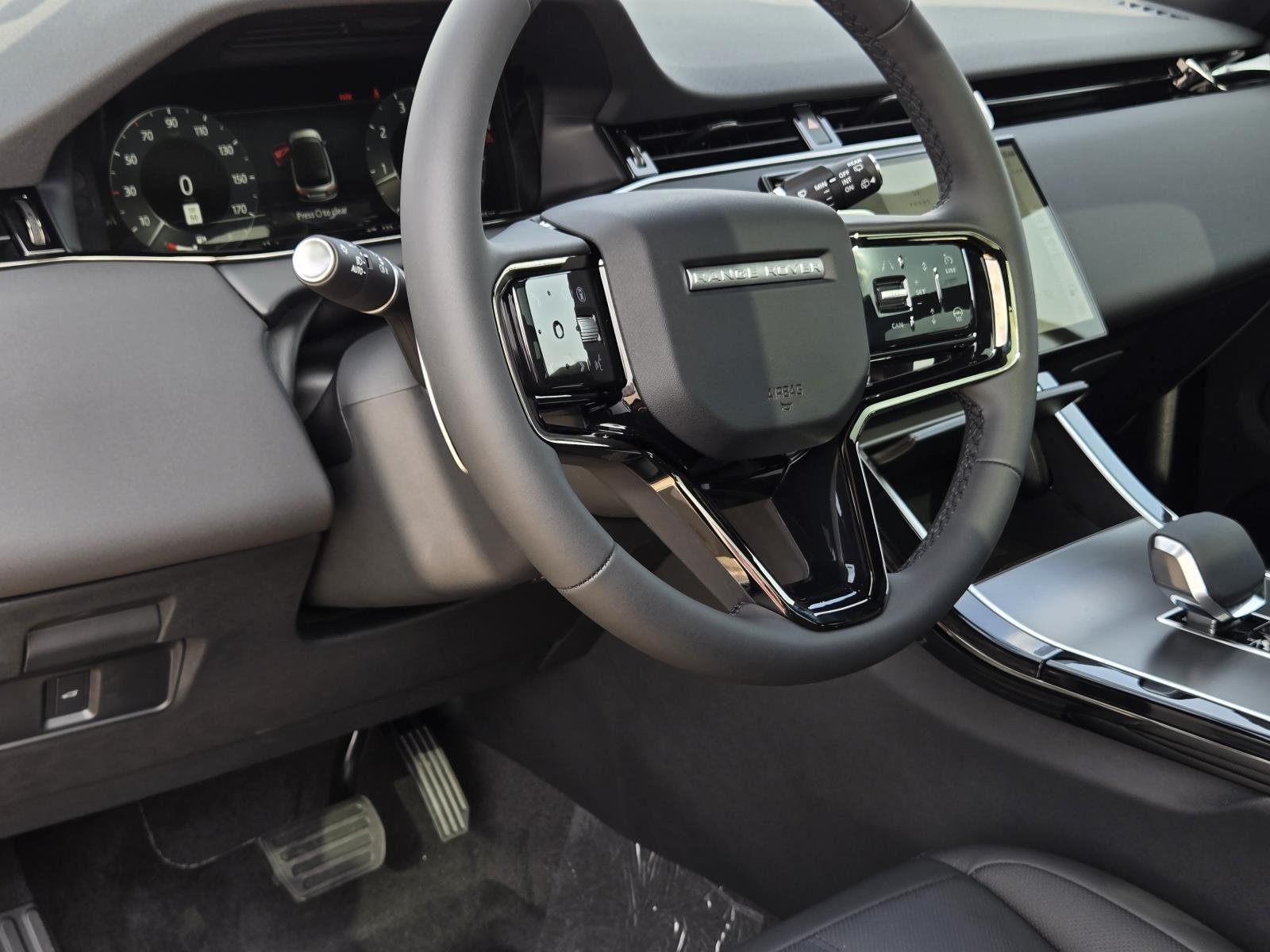New 2026 Seoul Pearl Silver Land Rover Core S image 21