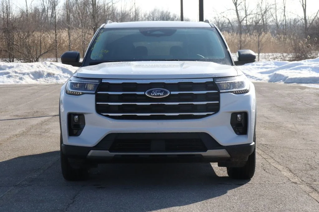 New 2026 Space White Metallic Ford Active image 3