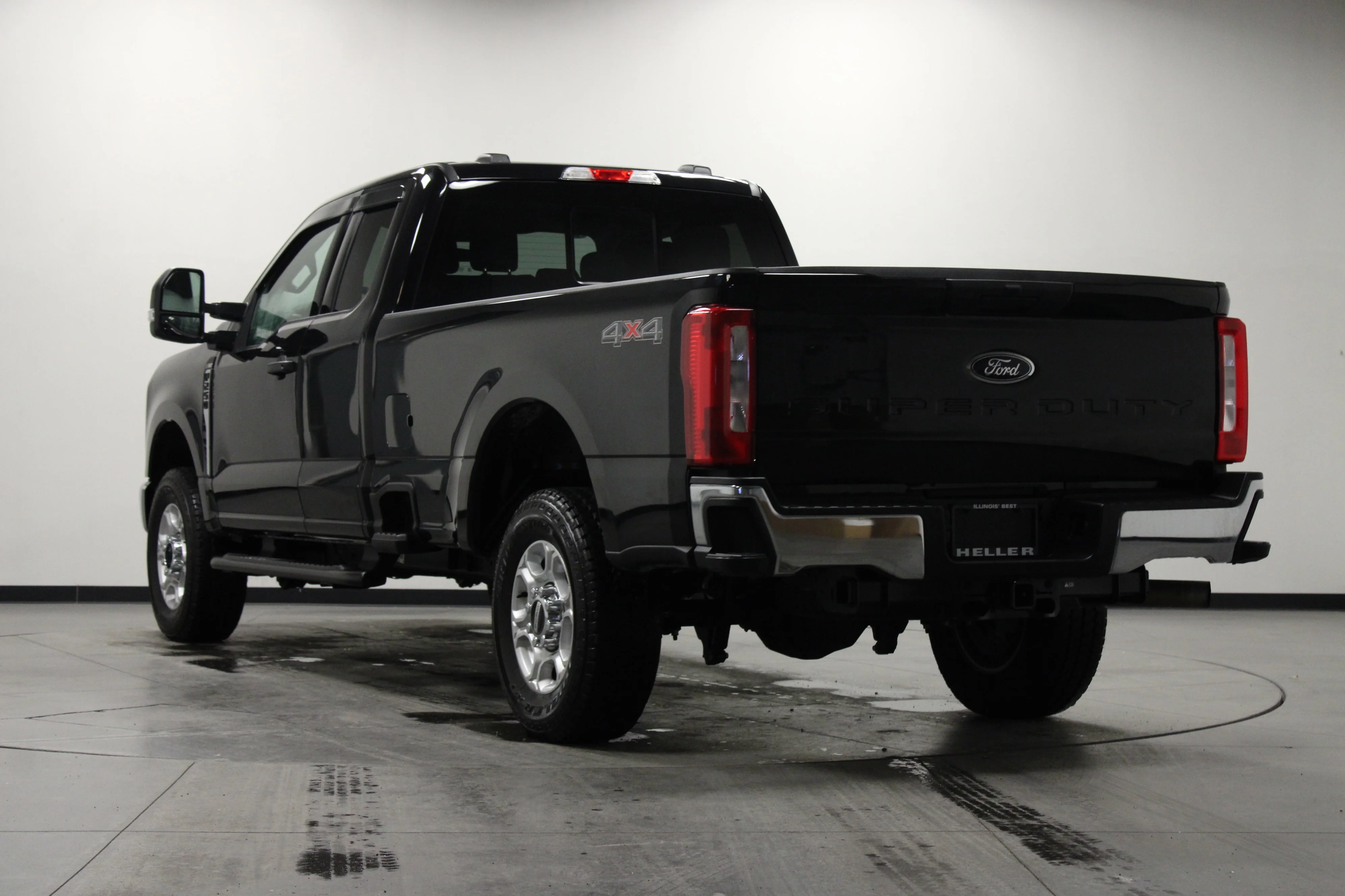 Used 2025 Black Metallic Ford XLT image 6