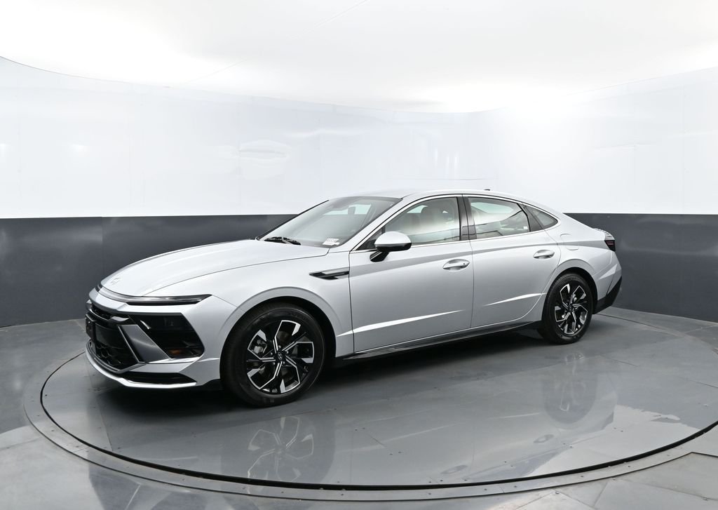 2025 Hyundai Sonata SEL's photo