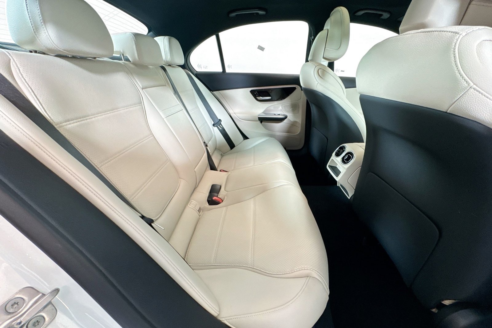 New 2026 Polar White Mercedes-Benz C 300 image 25