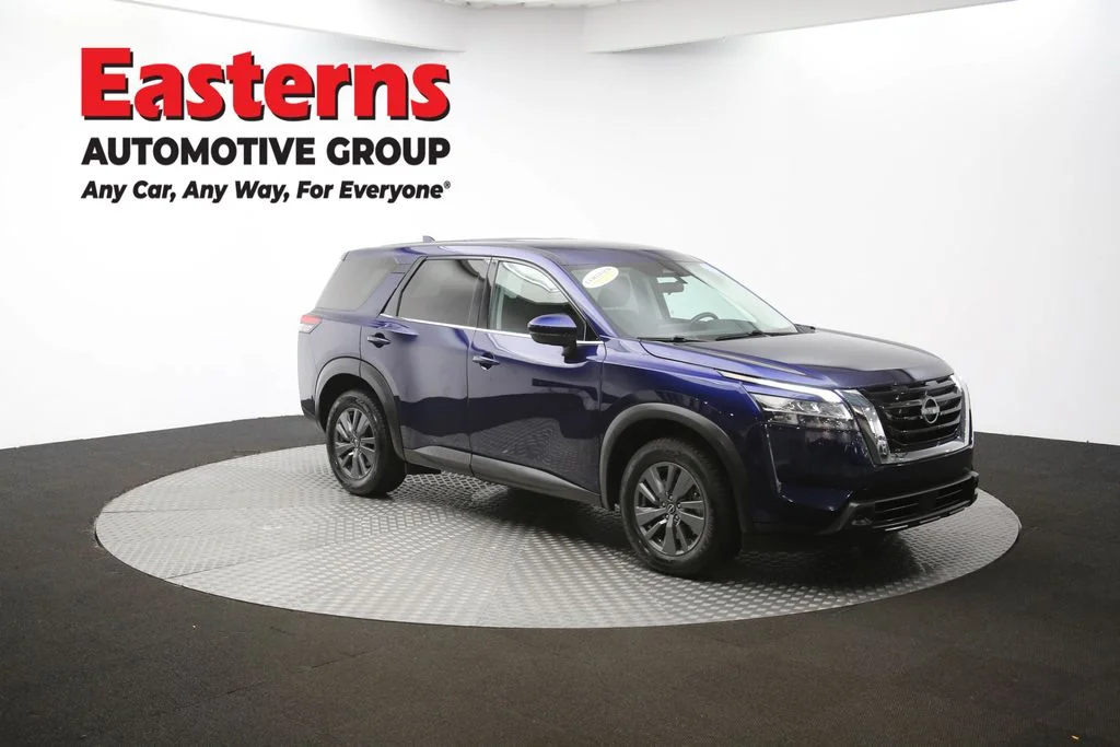 Used 2022 Blue Nissan S image 45