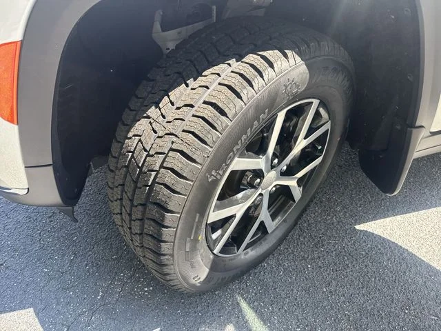 Used 2023 White Jeep Limited image 36