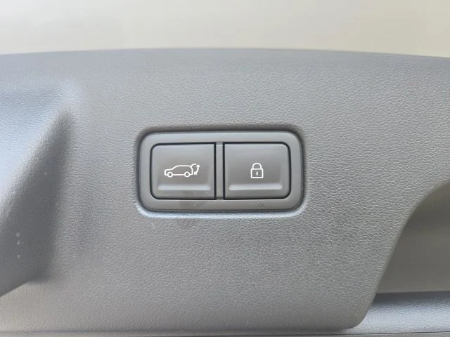 Used 2026 Silver Hyundai SEL Convenience image 14
