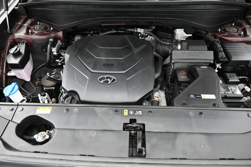 Used 2025 Red Hyundai SEL image 15