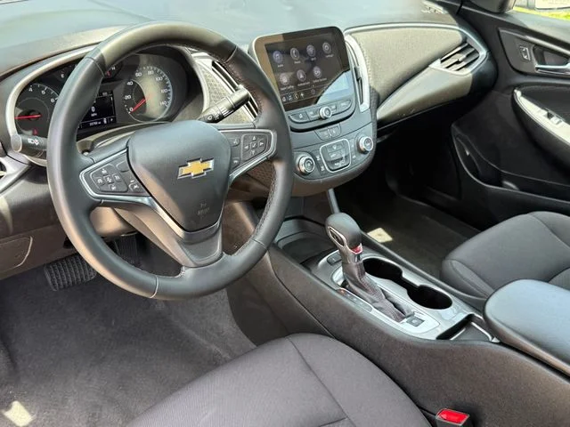 Used 2025 Gray Chevrolet RS image 9