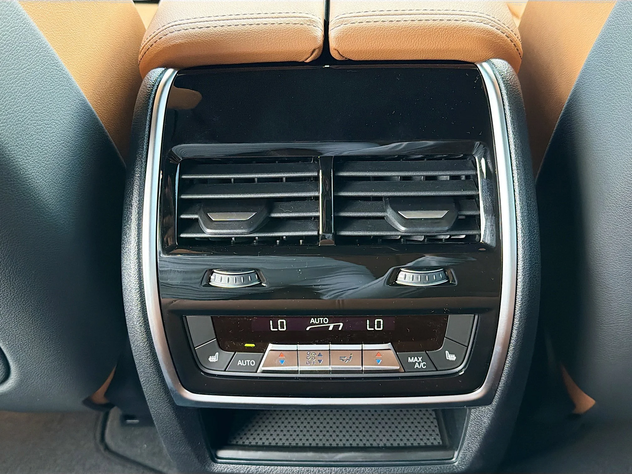 New 2026 Alpine White BMW sDrive40i image 19